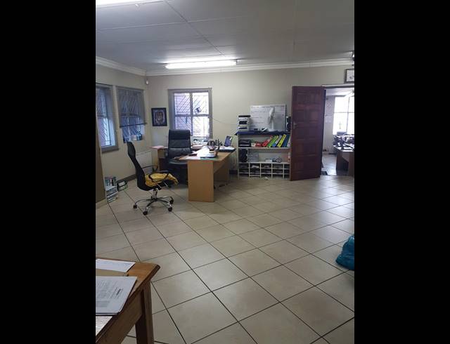 848M² WAREHOUSE TO LET IN ANDERBOLT